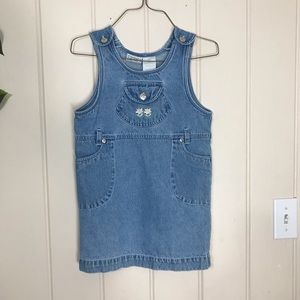 Arizona Jean Co. Denim Blue Jean Dress
Girls 6 / 6X Small 
2 Front Pockets